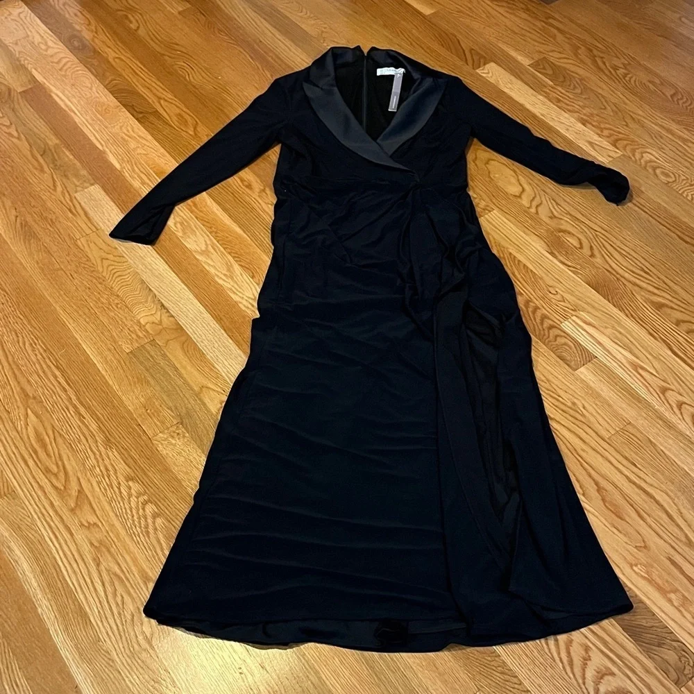Mac Duggal Black Long Sleeve Faux Tuxedo Gown in Size 12 NWT